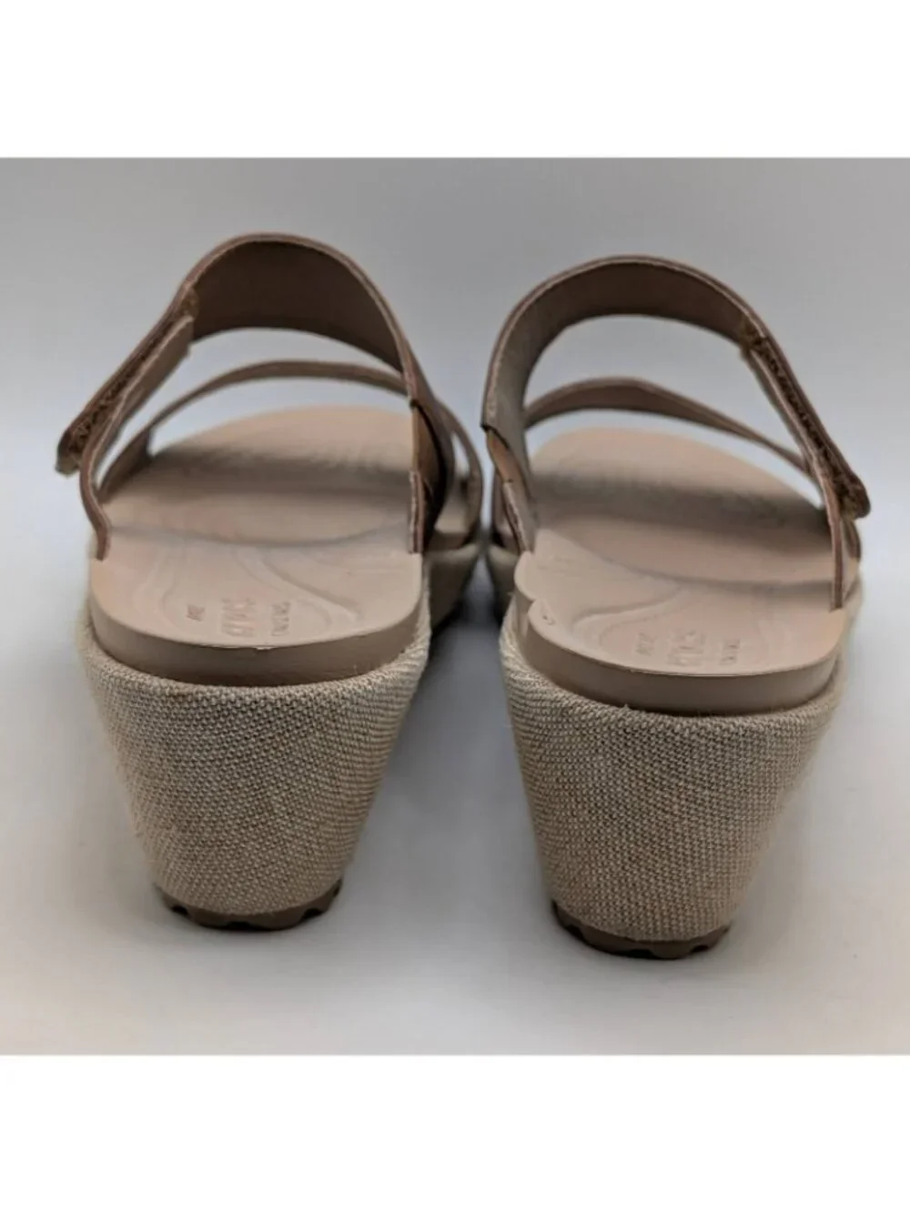 Crocs Leigh Wedge Strappy Leather Wedges Sandals Women's Sz 9 Brown Tan Comfort